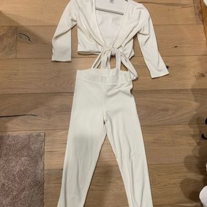 Revovle Lspace Wrap top and Leggings XS